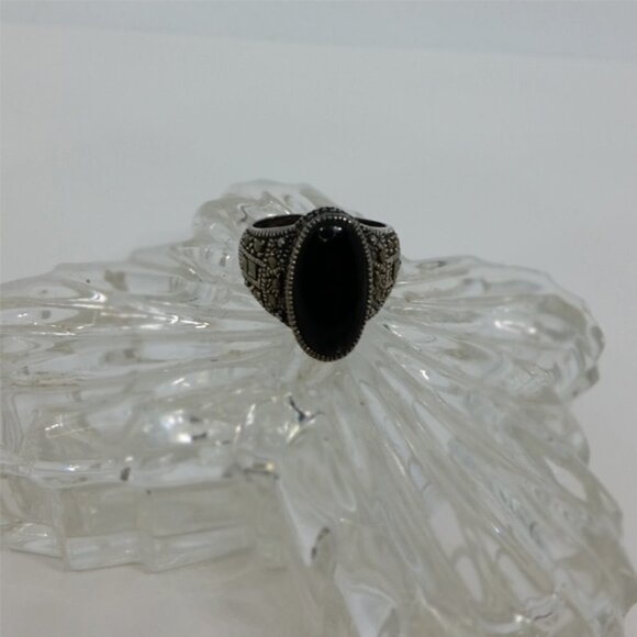 Vintage sterling silver large black gemstone center ring with marcasite details - Picture 5 of 7
